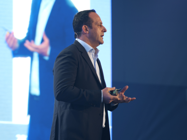 Du enhances FWA 5G play to challenge rivals