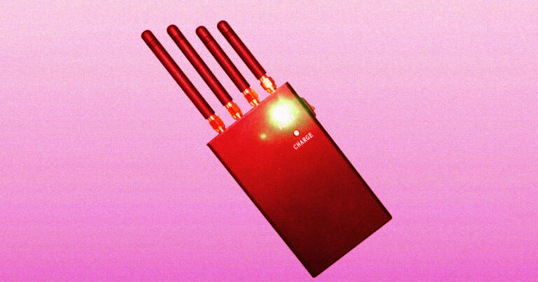 Clever thief uses WiFi jammer to shut down cheap security camera bought on Amazon